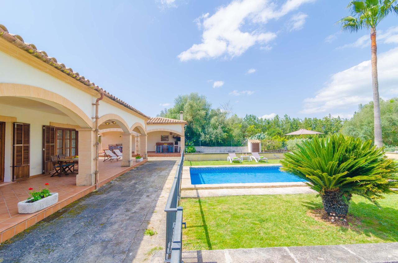 Ses Covetes Villa Петра Екстериор снимка