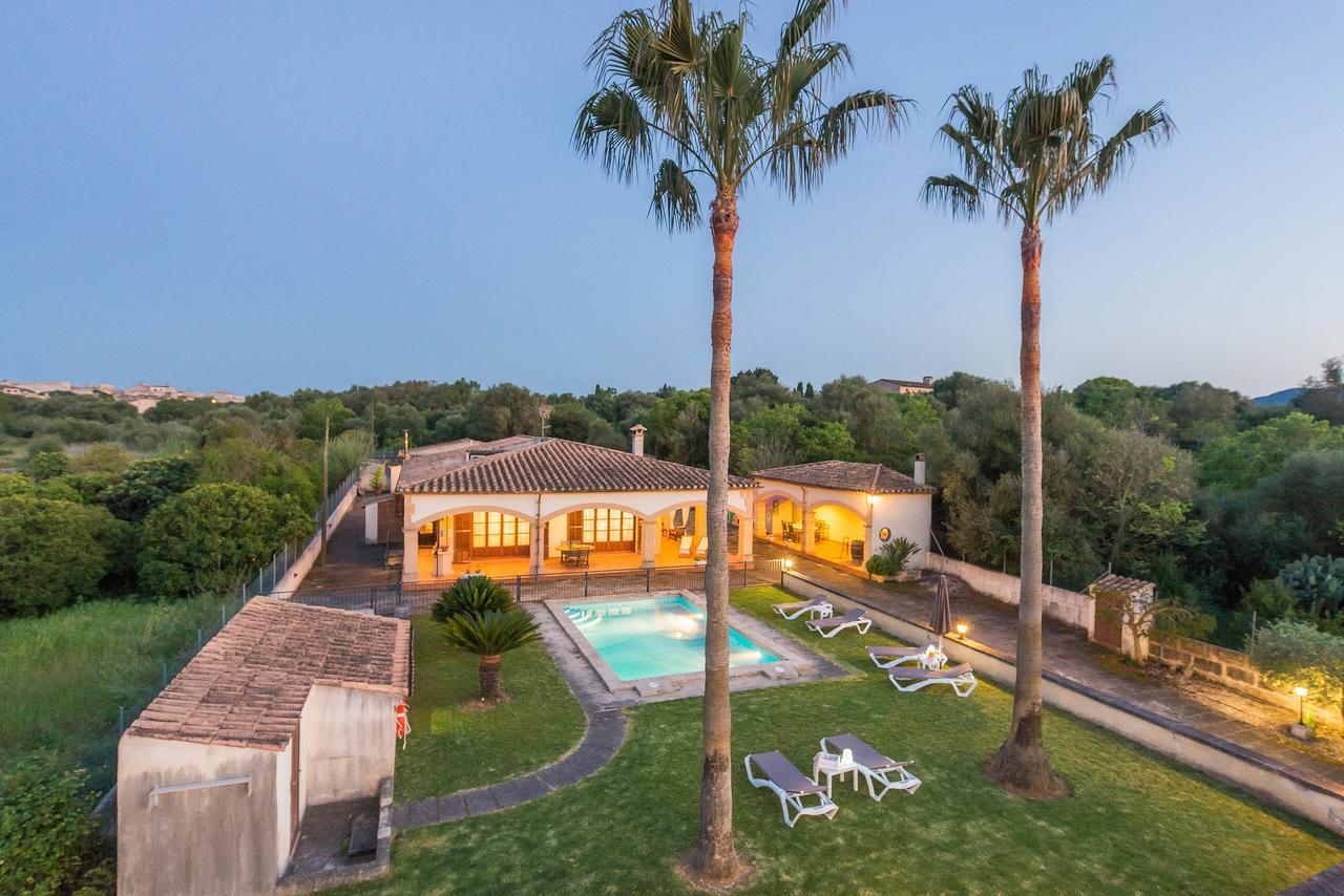 Ses Covetes Villa Петра Екстериор снимка