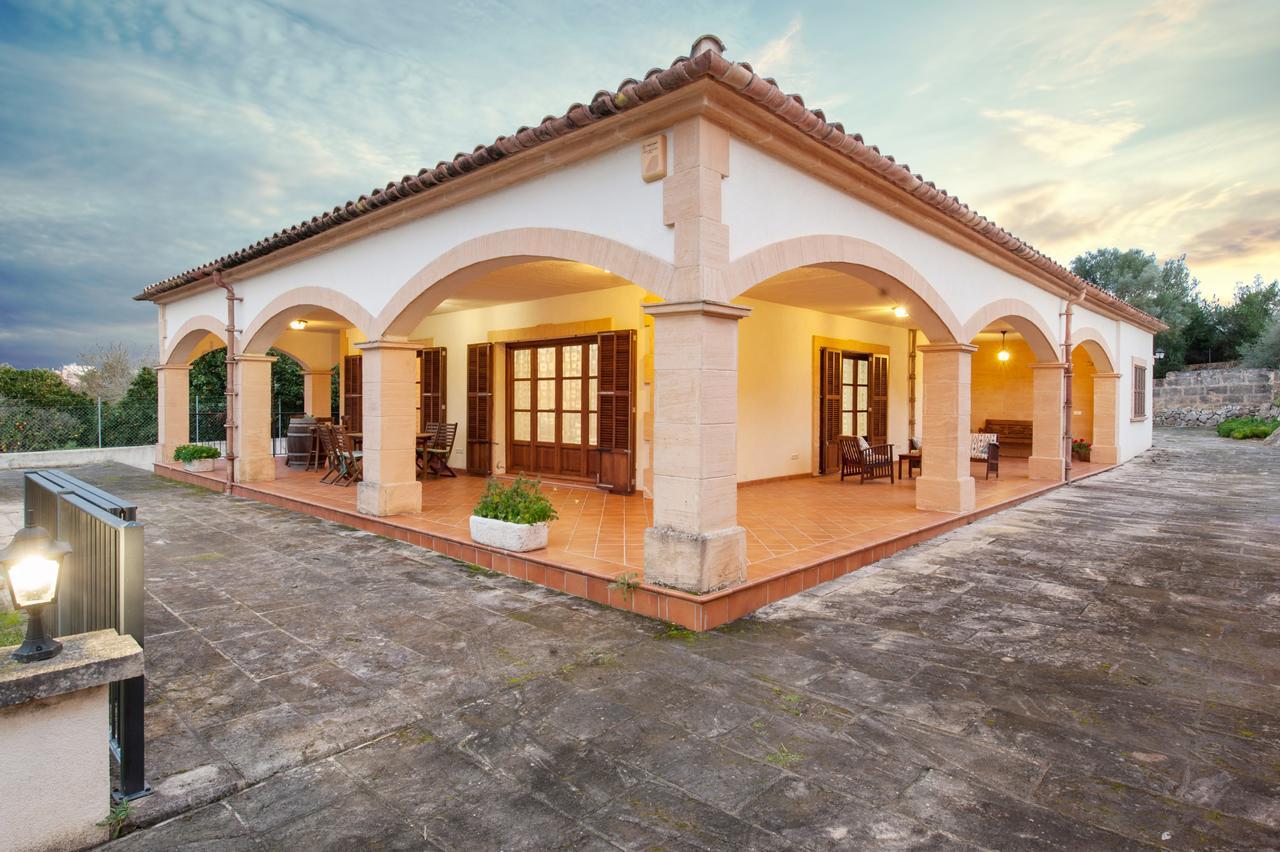 Ses Covetes Villa Петра Екстериор снимка