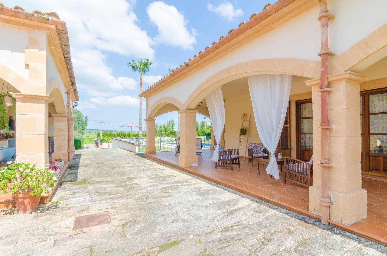 Ses Covetes Villa Петра Екстериор снимка