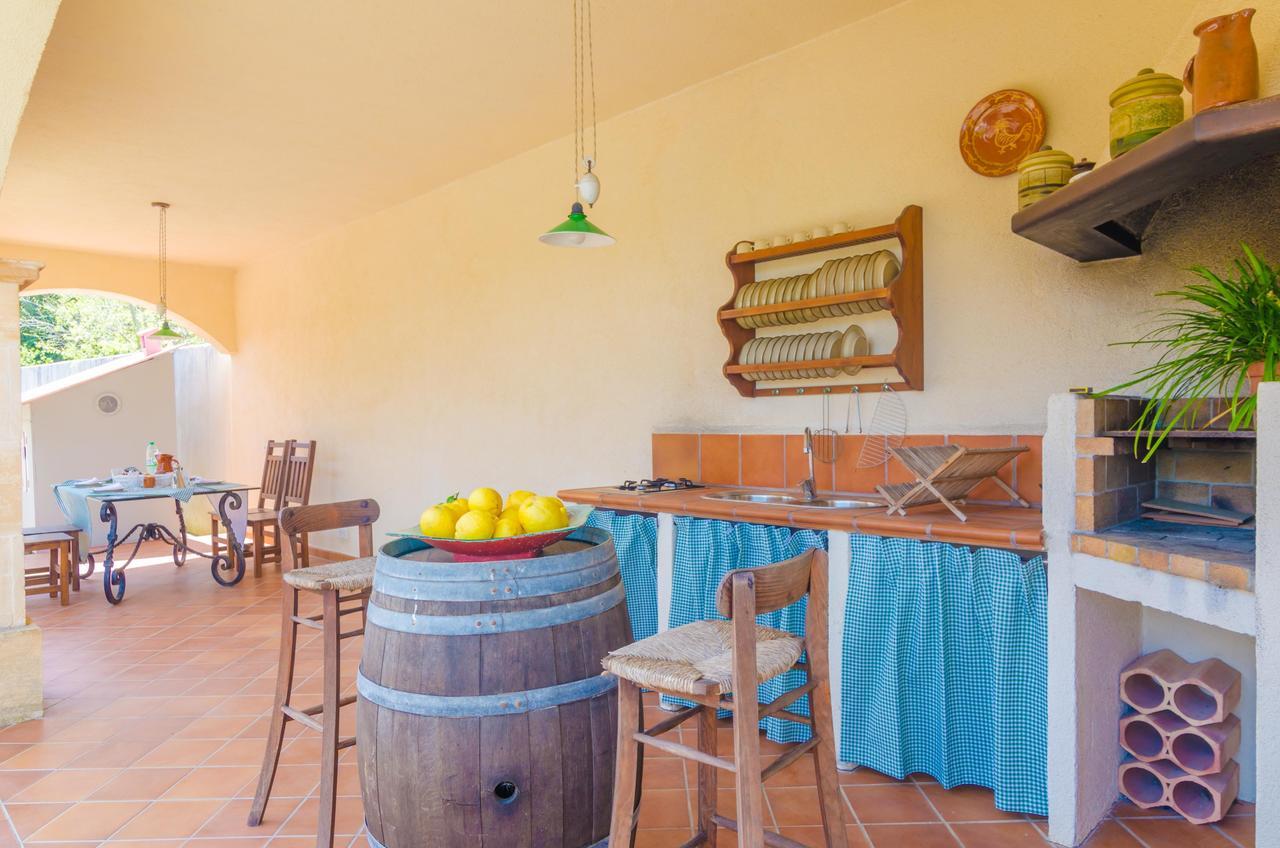 Ses Covetes Villa Петра Екстериор снимка