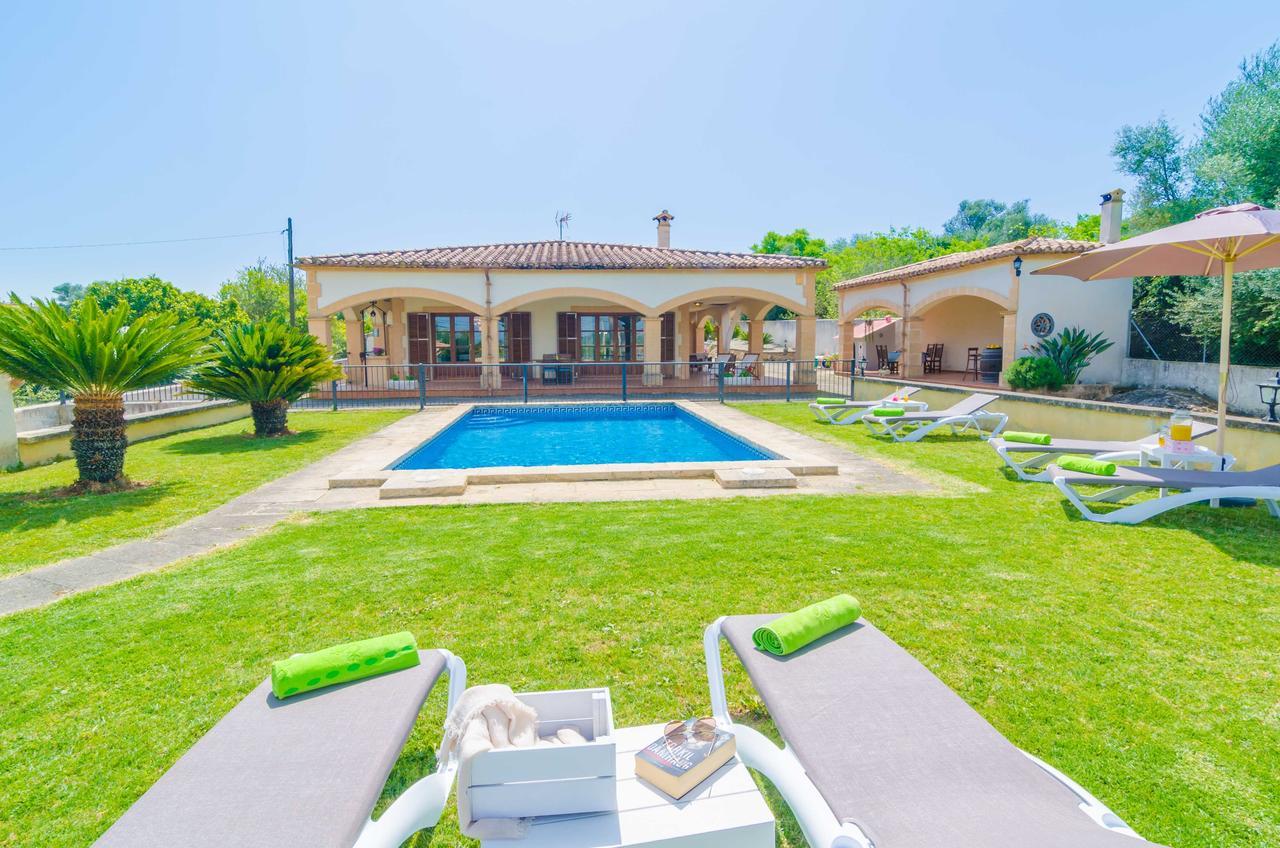 Ses Covetes Villa Петра Екстериор снимка