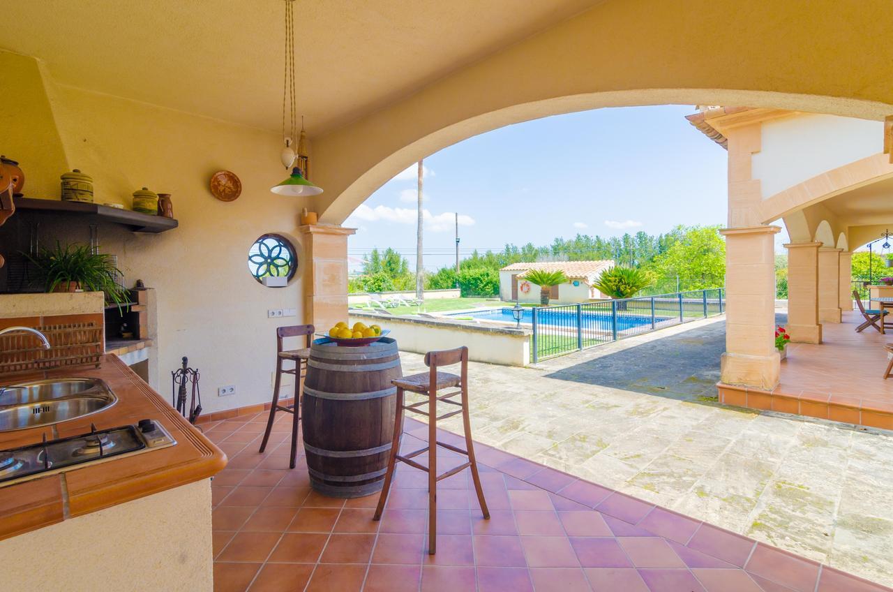 Ses Covetes Villa Петра Екстериор снимка